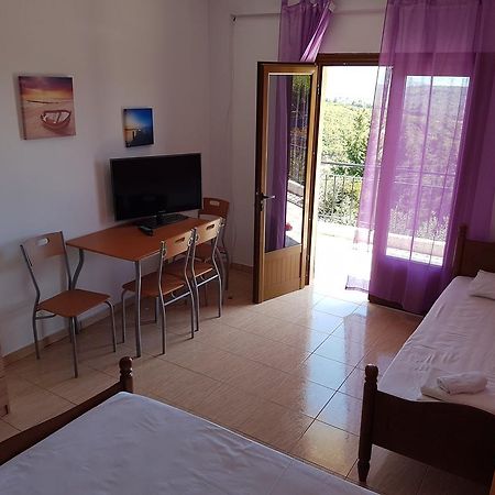Vila Melpo Apartments Ilias ภายนอก รูปภาพ